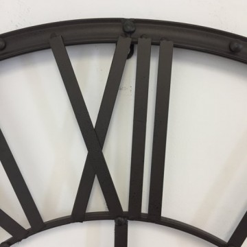 Donker bruine wandklok